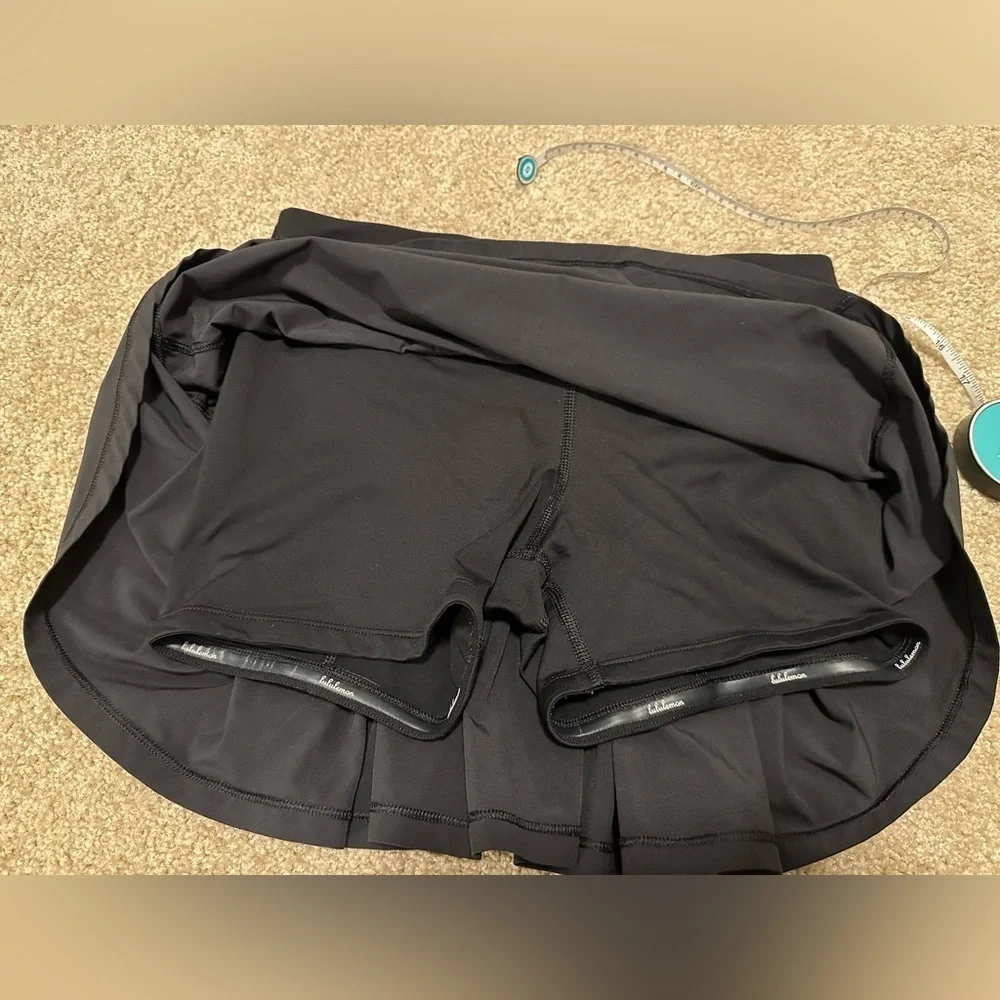 Lululemon Circuit Breaker Skirt Black Size 2